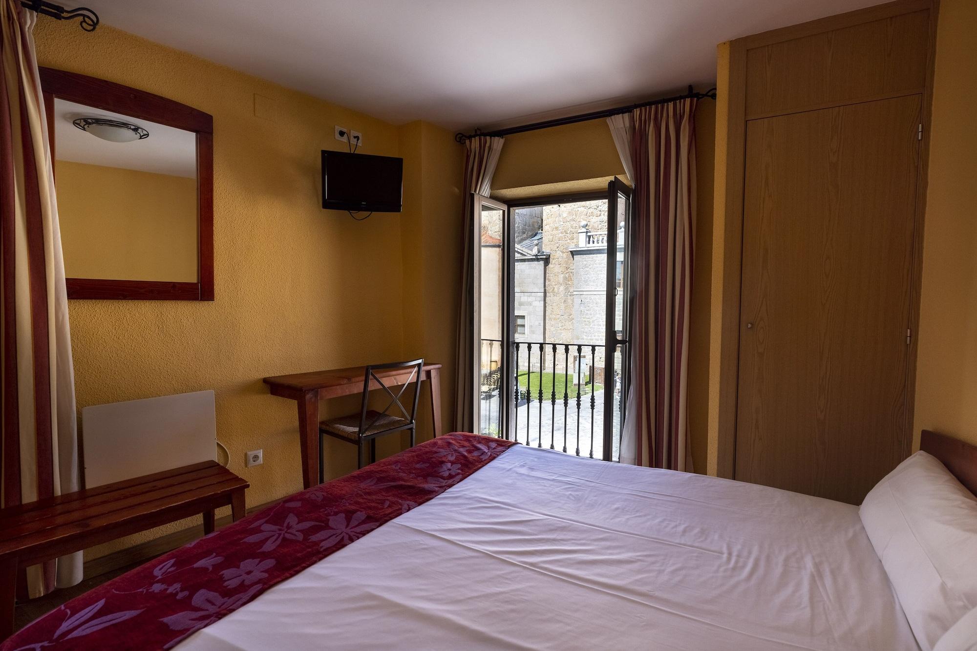 Guest house Restaurante Puerta Del Alcazar 2*