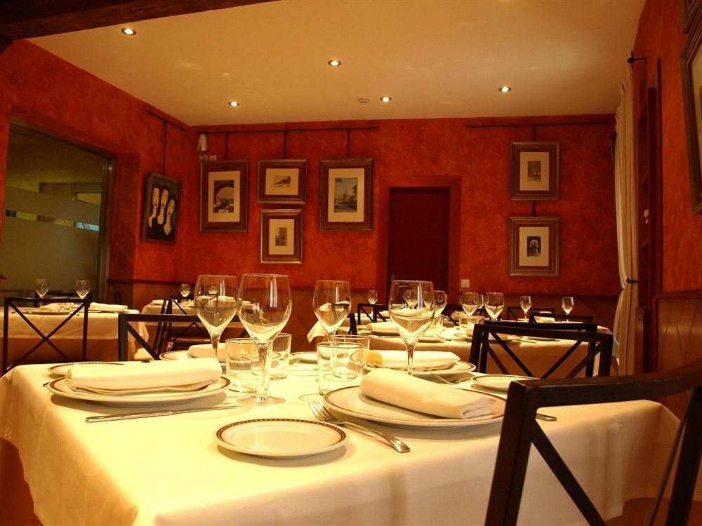 Restaurante Puerta Del Alcazar 2*